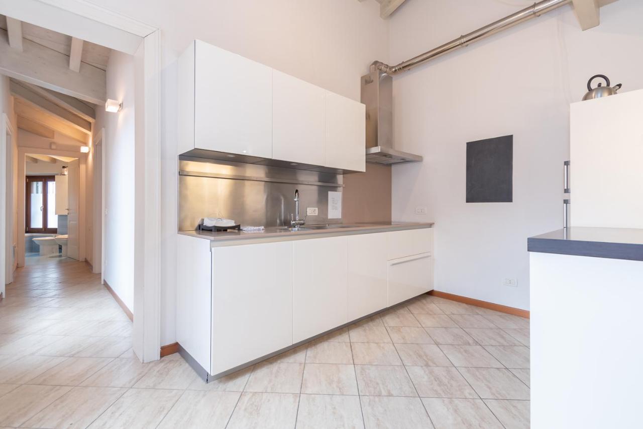 Trilocale Rua Sovera 85 - F&L Aparment เบรเชีย ภายนอก รูปภาพ